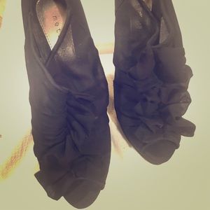 Ruffle Black Heels peep toe